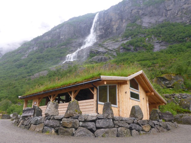 Melkevoll Bretun - (communal hut and waterfall)