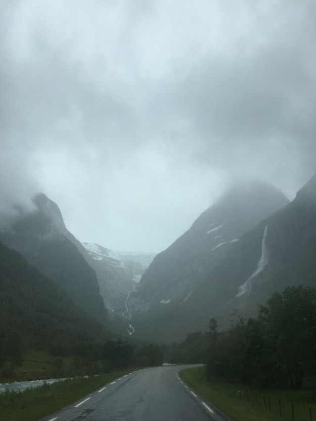 Melkevoll Bretun - (first view of glacier)